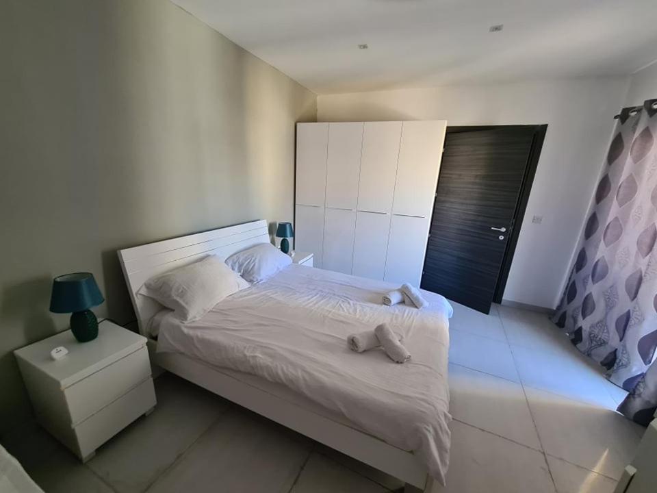 St Julians Central 2 Bedroom Apartment San Ġiljan Exterior foto