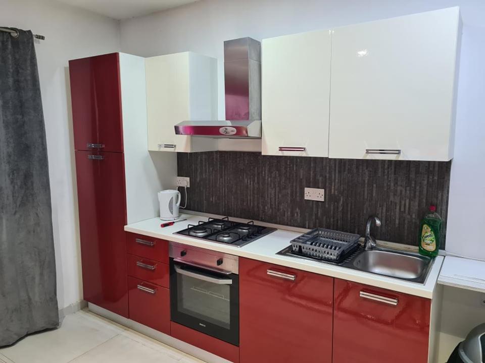 St Julians Central 2 Bedroom Apartment San Ġiljan Exterior foto